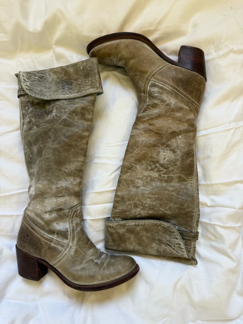 Women’s Frye Tall Leather Heeled Boots in Champagne